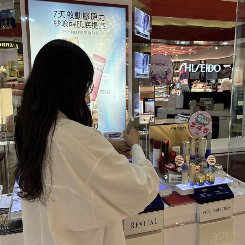 Global_Mall旗下各店精選人氣品牌與餐廳,推出金飾、美妝保養、情侶對錶及多款雙人套餐優惠。(圖/Global Mall提供)