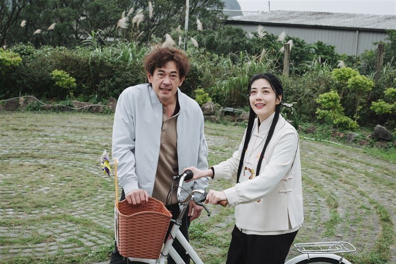 韓瑜飾演阿暖,為角色投入大量心力,敬業演出備受劇組肯定,和柯叔元培養出默契。(圖/民視提供)