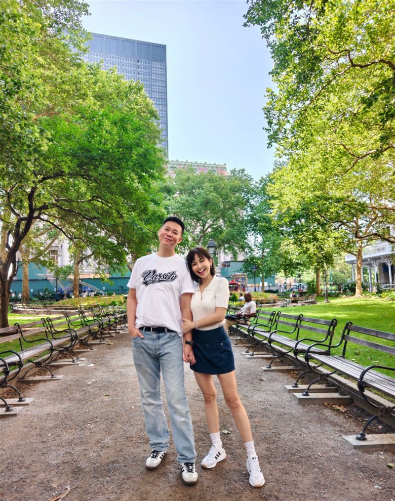 女星鍾欣怡與丈夫孫樂欣結婚多年,日前宣布將於明年暑假舉家移居美國。(圖/翻攝自IG @cathychung_shinyi)