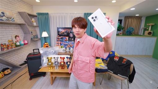 蔡阿嘎救訂閱！連4週抽iPhone、絕版收藏