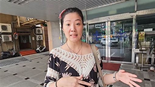 女星開車用手機拒檢又衝撞警　喊冤這樣說