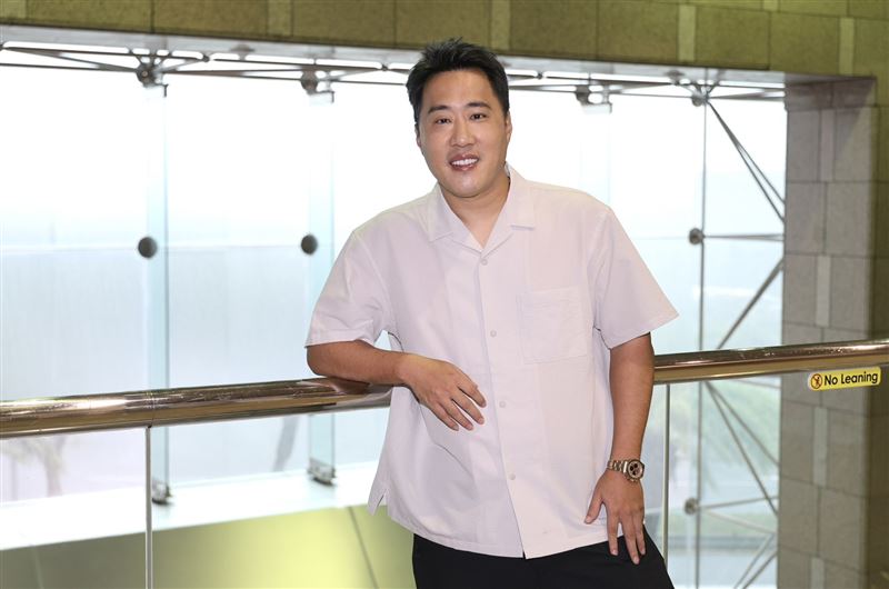 余祥銓接受《三立新聞網》專訪。(圖/記者鄭孟晃攝影)