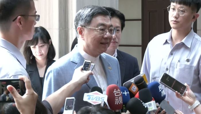 行政院長卓榮泰出席行政院親子日活動前受訪（圖／翻攝畫面）