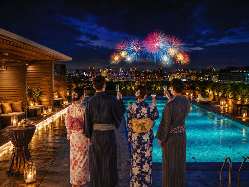 為迎接「台北大稻埕夏日節」最終回煙火秀，台北晶華酒店於8月15日加碼推「屋台煙火假期」住房專案。（圖/台北晶華提供）
