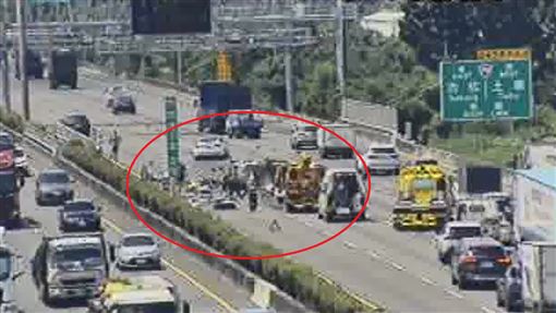 新／國道3車追撞！占2道、堵1km傷亡不明