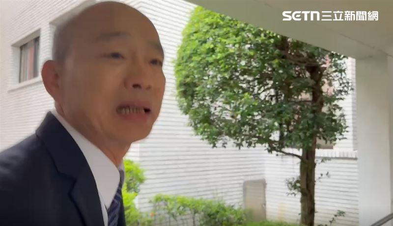 面對記者追問,傅崐萁是否有稱呼「韓總統」,韓國瑜沒有正面回應,只說了「謝謝大家齁好」(圖/翻攝畫面)