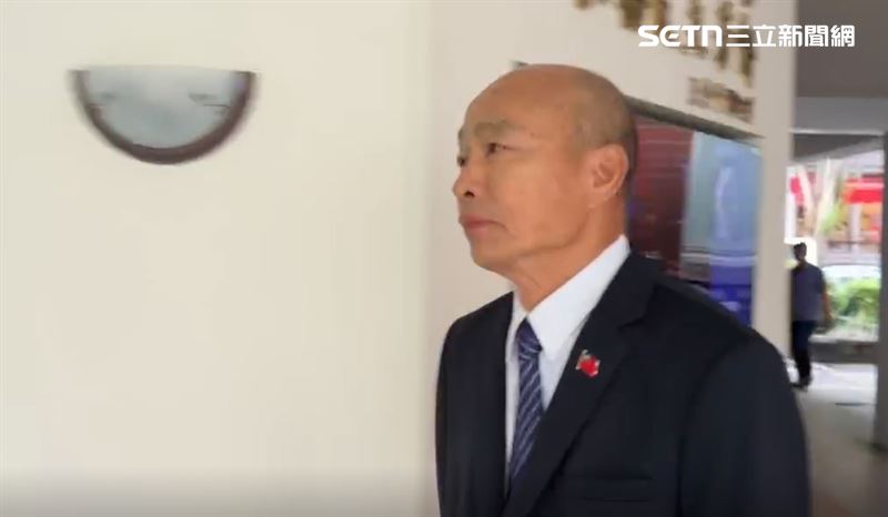 立法院長韓國瑜昨晚透過臉書發文重磅批政院,劍指行政院屢次拒副署立法院3讀通過的法案,怒轟「執政權大不過憲法」。(圖/翻攝畫面)