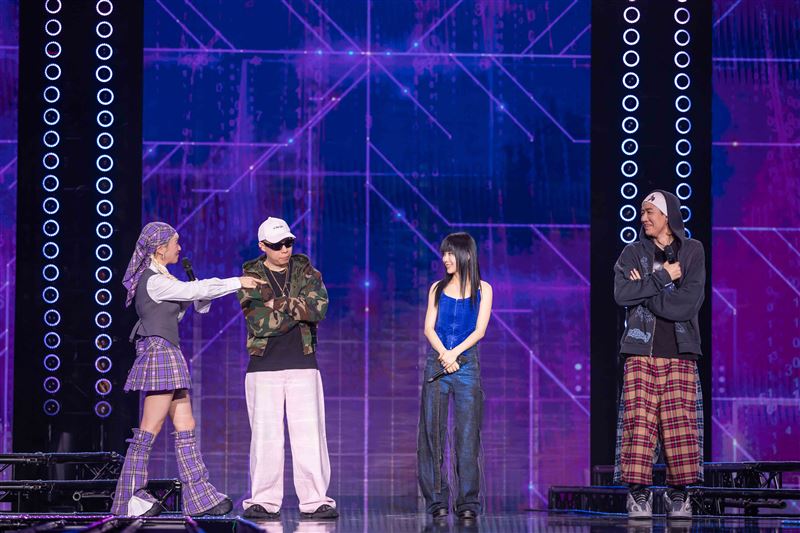 EP5_VPOP ASIA 評審合照，左起Lulu、剃刀蔣、白安、陳星翰。(圖／TVBS提供）