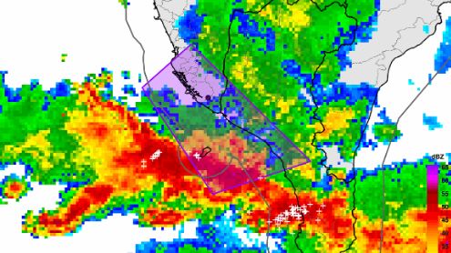 氣象署針對高雄市、屏東縣發布大雷雨即時訊息。(圖/翻攝自中央氣象署)
