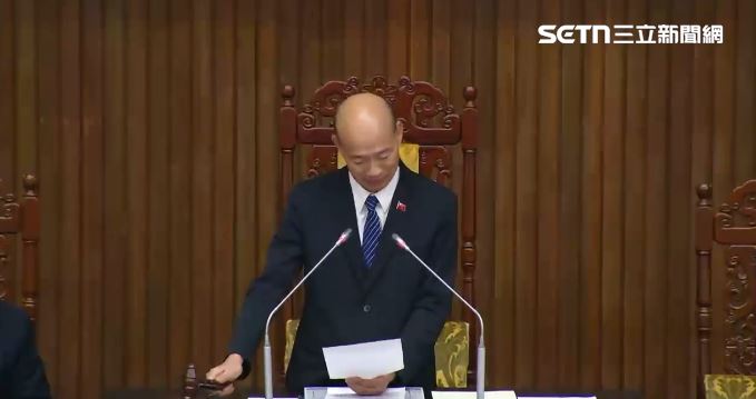 韓國瑜敲槌。（圖／翻攝畫面）