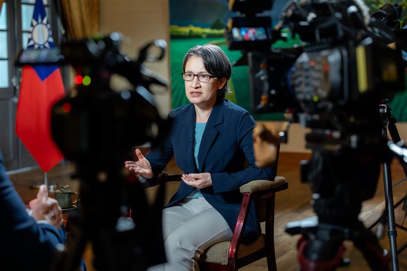 蕭美琴接受卡達「半島電視台」專訪。(圖/總統府提供)