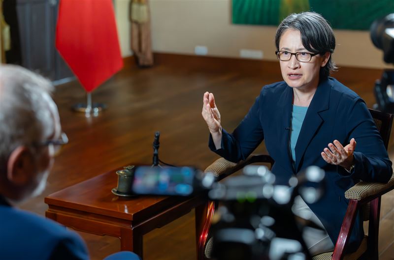 蕭美琴接受卡達「半島電視台」專訪。(圖/總統府提供)