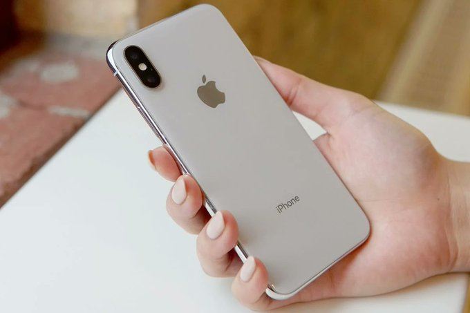 iPhone X經典神機正式走入歷史。(圖/翻攝自X平台 @dhaveedsc3)