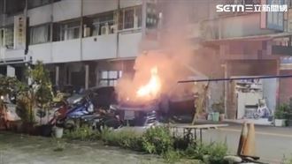 保時捷撞翻…釀火燒車！駕駛疑這原因闖禍