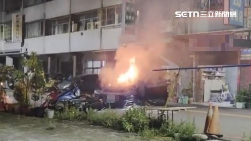 保時捷撞翻…釀火燒車！駕駛疑這原因闖禍