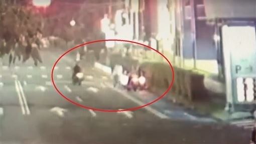 不爽20歲騎士排氣聲…脫序男先撞再拿刀砍
