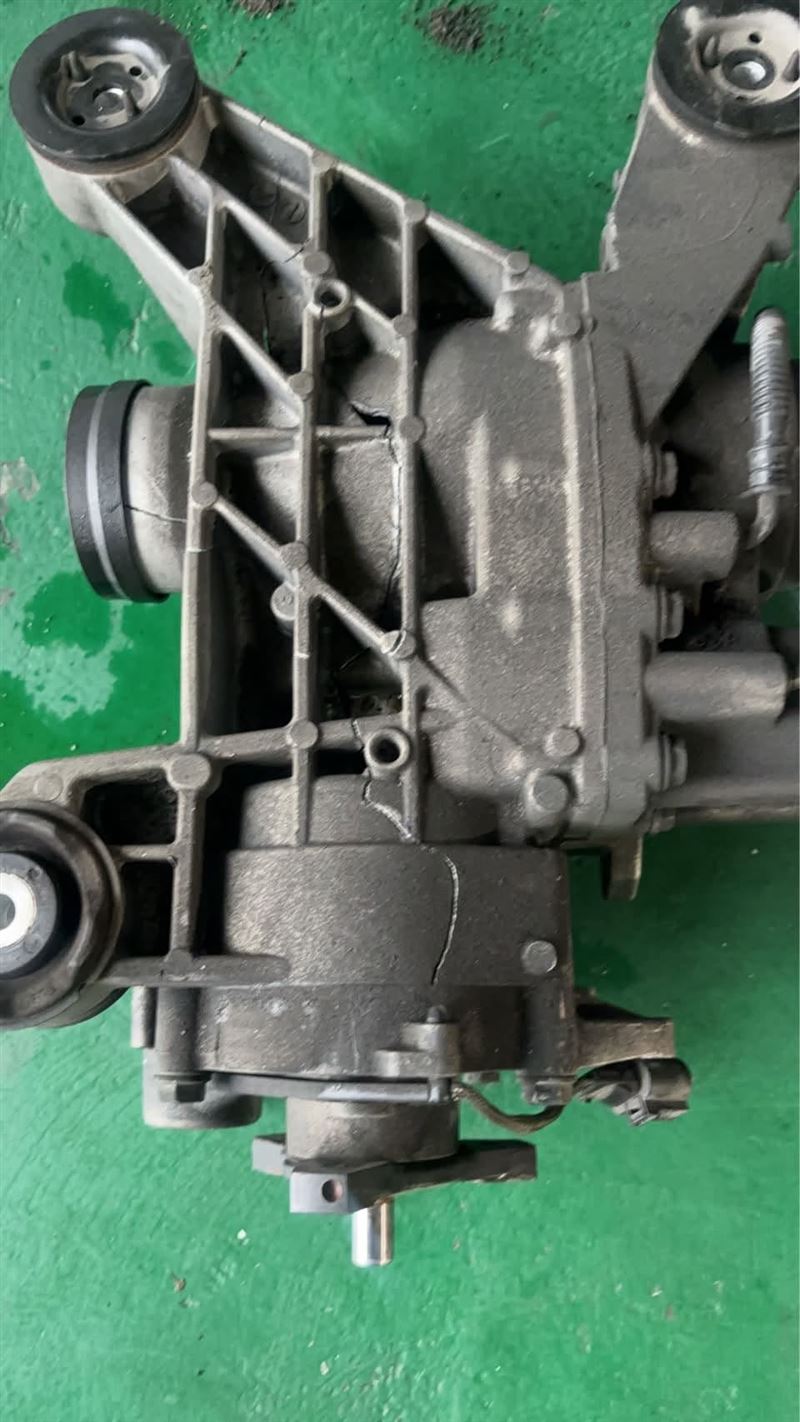 安歆澐曬出愛車零件。(圖/翻攝自臉書)