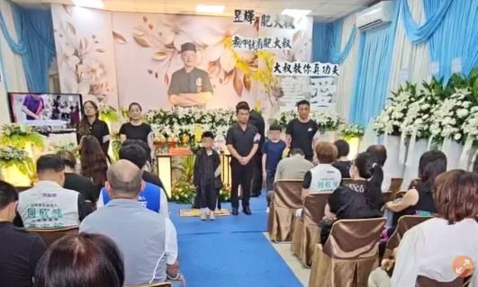 知名料理網紅「肥大叔」何裕輝本月5日離世,享壽46歲,今天上午在台中福順會館舉行告別式。(圖/翻攝自臉書)
