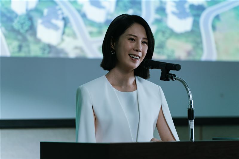 蔡亘晏在第二季事業成功升任執行長,卻深陷家暴地獄。(圖/瀚草影視提供)