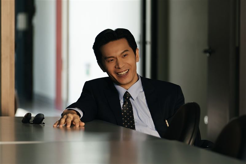 姚淳耀在第二季搖身變成社會菁英,在權力場中找到自己的生存之道。(圖/瀚草影視提供)