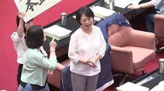 翁曉玲告堂哥、梁文傑！他轟：做賊喊抓賊