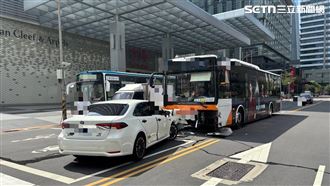 北市轎車右轉進巷口　逆向對撞等紅燈公車