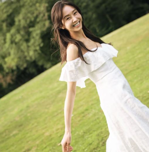 G.NA一口氣更新了多張美照。(圖/翻攝自IG)