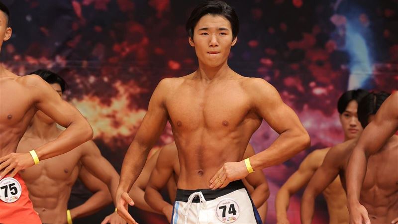 爆紅童星長大了　苦練1年變肌肉猛男
