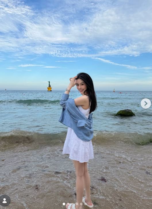 邱淑貞大女兒沈月。(圖/翻攝自IG)
