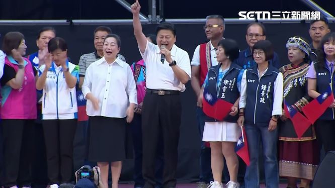 傅崐萁親自宣布,迎來了這一位台灣的希望、中華民國的戰將、台灣最帥的市長,熱烈歡迎蔣萬安(圖/翻攝畫面)