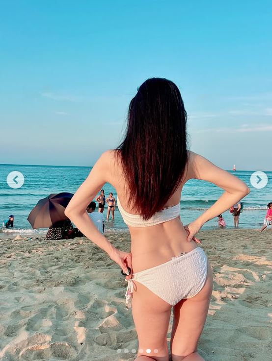 瑤瑤大方秀出好身材。(圖/翻攝自IG)
