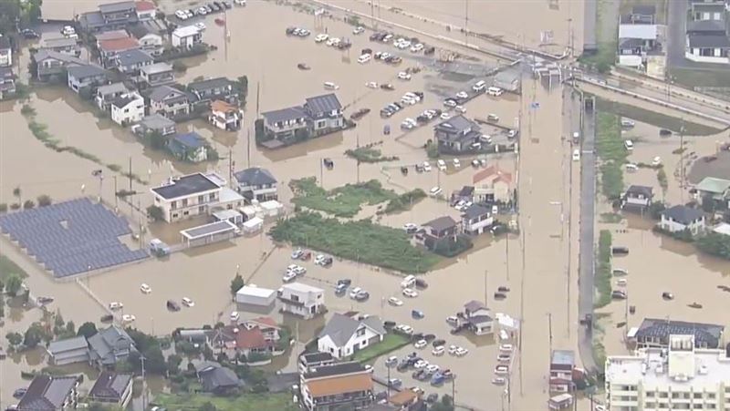 千葉豪雨近500棟住宅淹水　逾千車棄路上