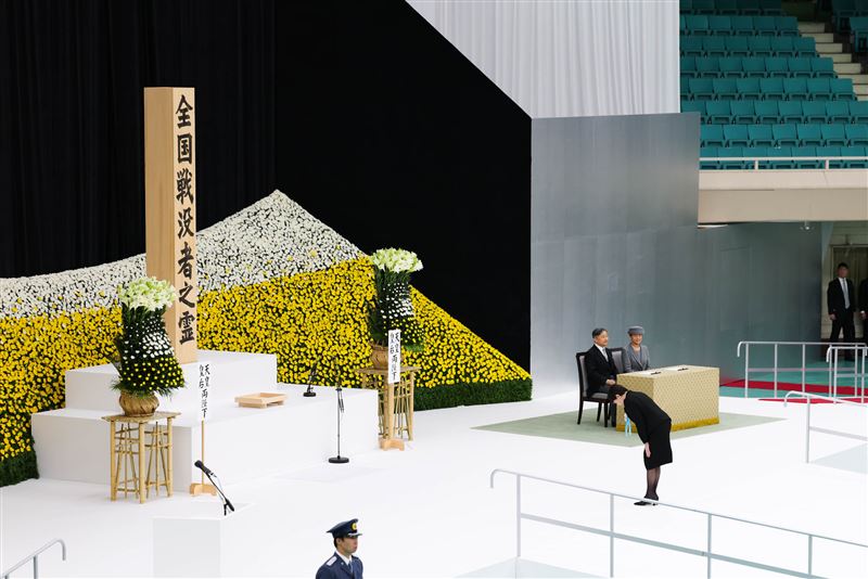 日相高市早苗出席全國戰沒者追悼式,向二戰先靈致敬。(圖/翻攝自X平台 @takaichi_sanae)