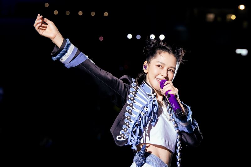徐若瑄2023年宣布離婚和新加坡富商老公李雲峰離婚。(圖/翻攝自IG @vivianhsu.ironv)