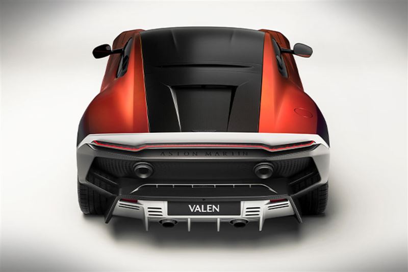 車尾還有戰鬥機風格的大型分流器。(圖/翻攝Aston Martin網站)