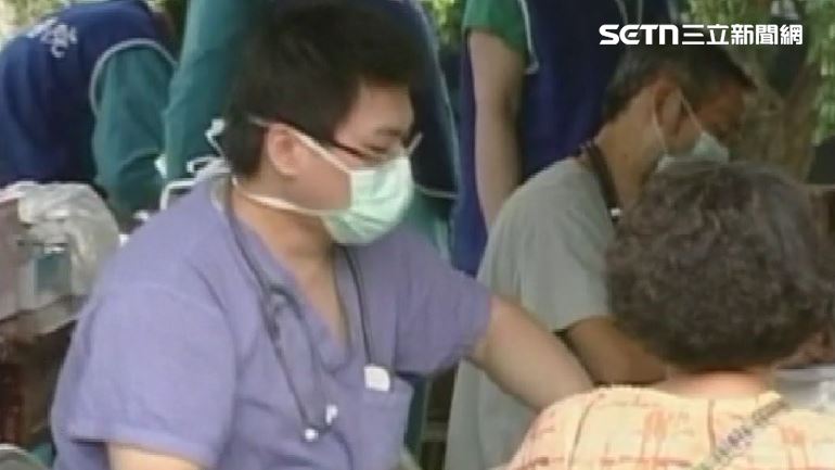 胡采蘋發文評論,趙建銘不知怎麼說服了陳幸妤,在婚姻關係內把診所的房產贈與給自己