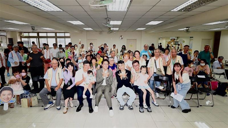 沈伯洋、張銘祐萬華合體