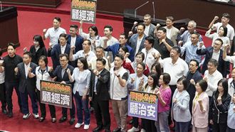 立院通過鞭刑公投　律師酸爆：回到大清國