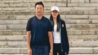 汪小菲（左）婚內出軌交往張穎穎（右），2人十指緊扣照外流。（翻攝自Umasou0微博）