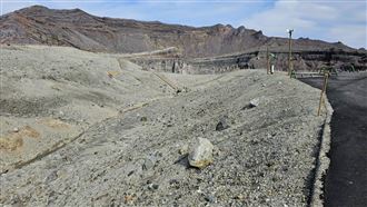阿蘇火山警戒升！日本恐放棄吊掛台人遺體