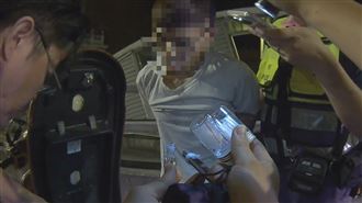 北市男狂抖拒檢狼狽自摔！警一驗又是毒駕