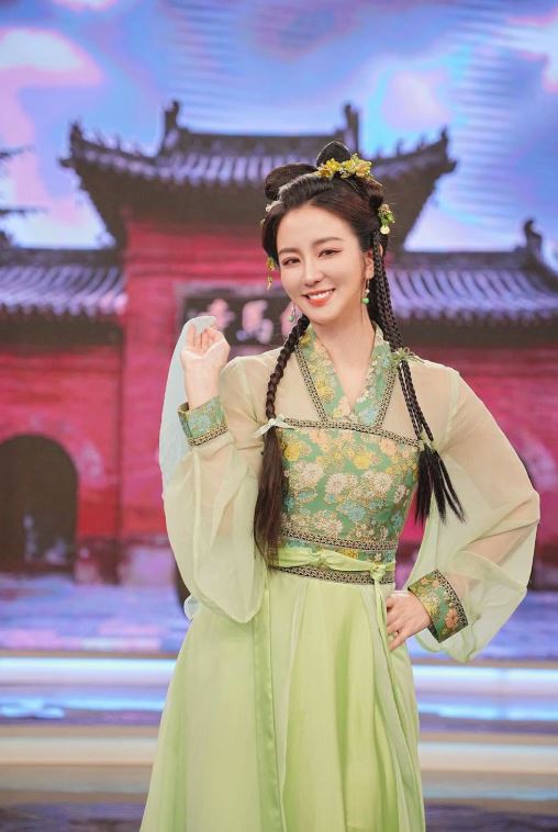 周曉涵曾被質疑整形。(圖/翻攝自周曉涵臉書)