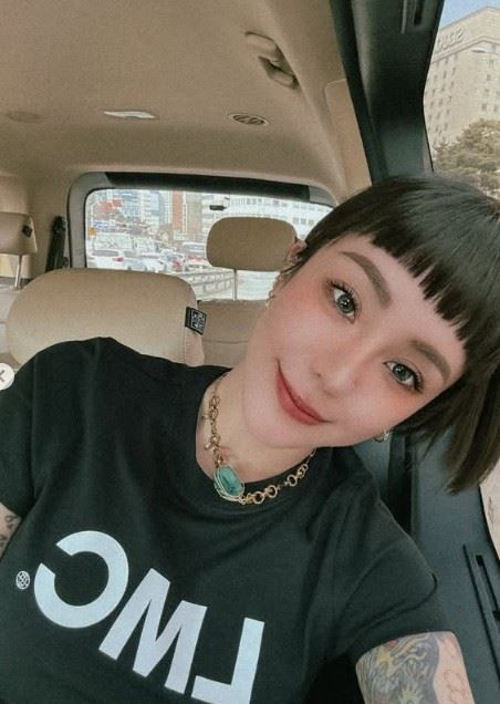 梁云菲也進一步強調，作品完成不代表就能被世界看見，「當宣傳被砍、資源被抽走、舞台一個個消失，最後消失的，就是創作者被看見的機會。」（圖／翻攝自梁云菲IG）