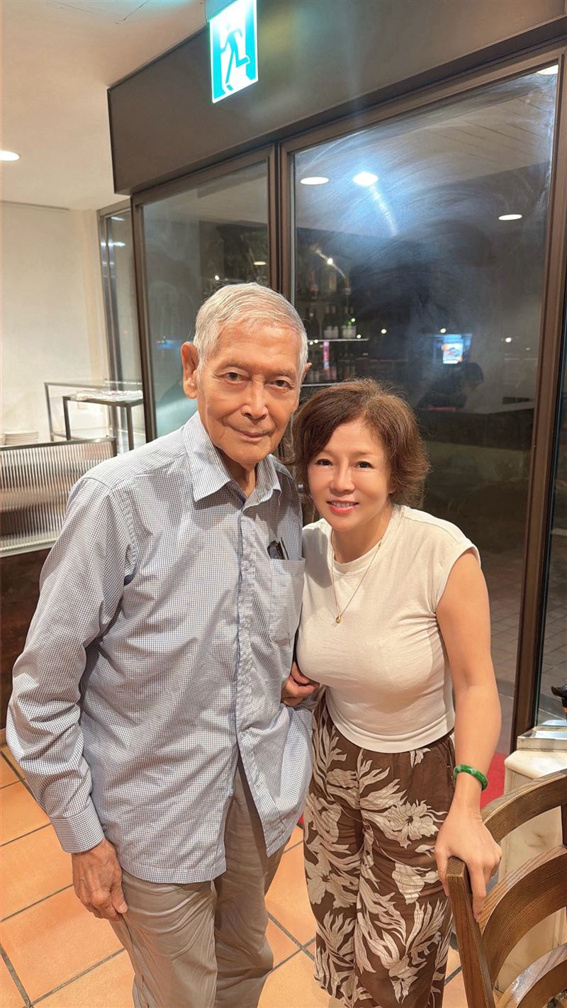 石雋與演藝工會理事長曹雨婷交情深厚。(圖/演藝工會提供)