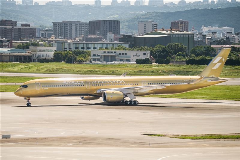 星宇航空空山金,今(16)日上午9時43分飛抵桃園國際機場。(圖/星宇航空提供)