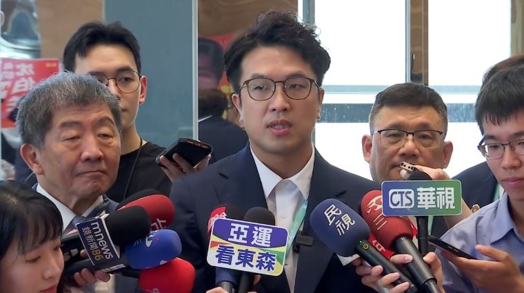 拋出夜市長讓紅燈區合法化?沈伯洋回應了