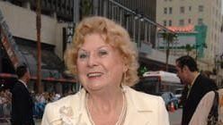 英國傳奇女星驚傳中風離世 享耆壽99歲