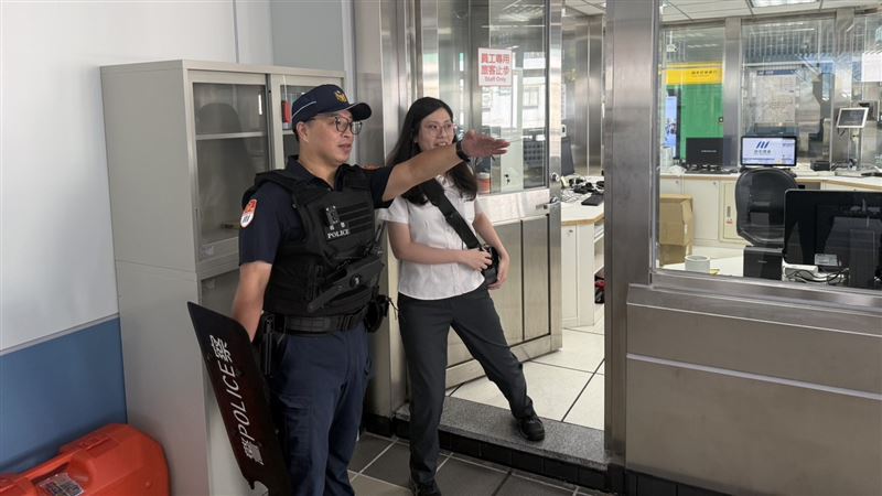 新北捷警隊與捷運公司保持聯繫維護安全。(圖/翻攝畫面)
