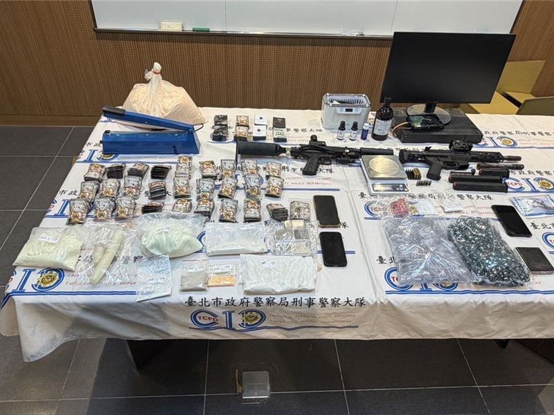 北市刑警大隊攻堅破獲大批毒品。(警方提供)