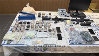 毒販擁衝鋒槍自重　北市刑大攻堅人贓並獲